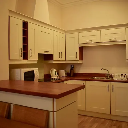 Central 1 Bedroom Flat Near O'connell Street *